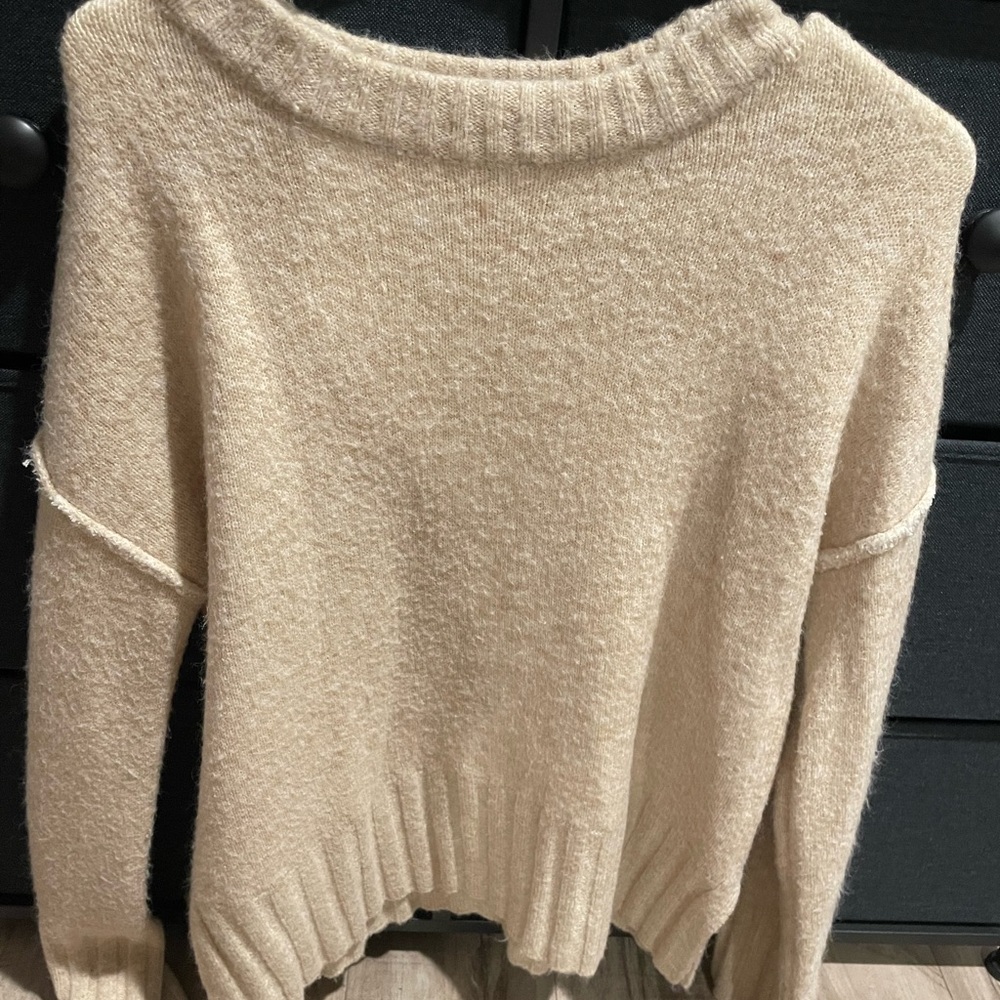 Elegant Cream Women's Crew Neck Sweater